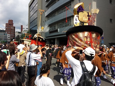 長崎くんち傘鉾パレード